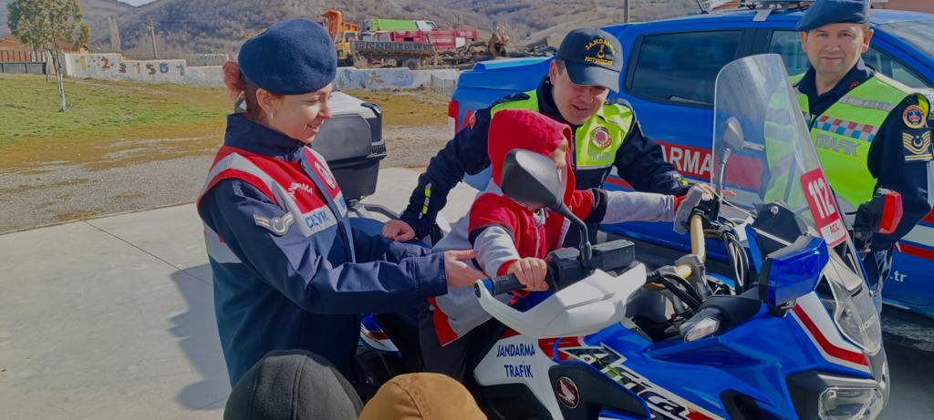 Jandarma Timlerince Öğrencilerimize Eğitim Verildi