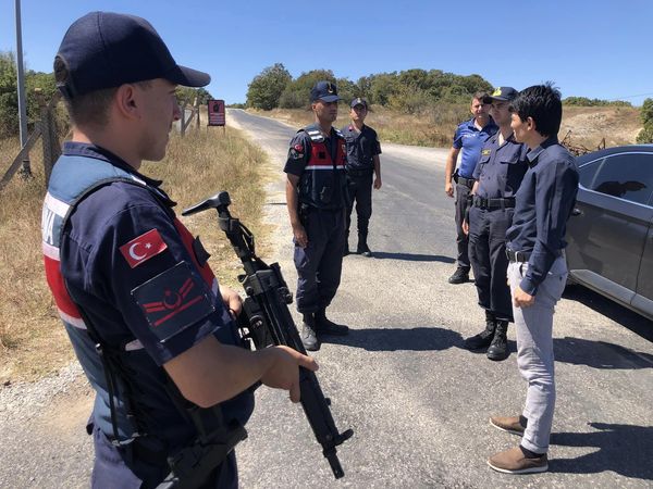 Kaymakamımız Sayın Onur BEKTAŞ Yol Kontrol ve Arama Uygulama Noktalarını Ziyaret Etti